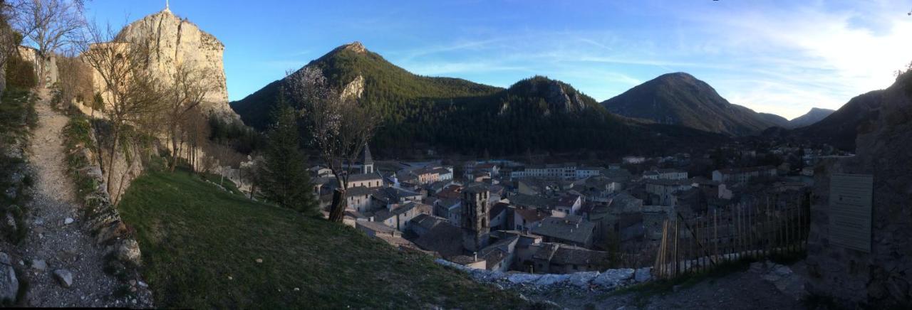 Aqui Sian Ben Hotel Castellane Eksteriør billede
